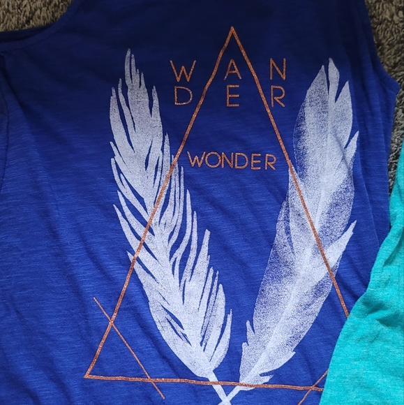 STUNNING 3 BLUE OLD NAVY TANK TOPS - Picture 4 of 9